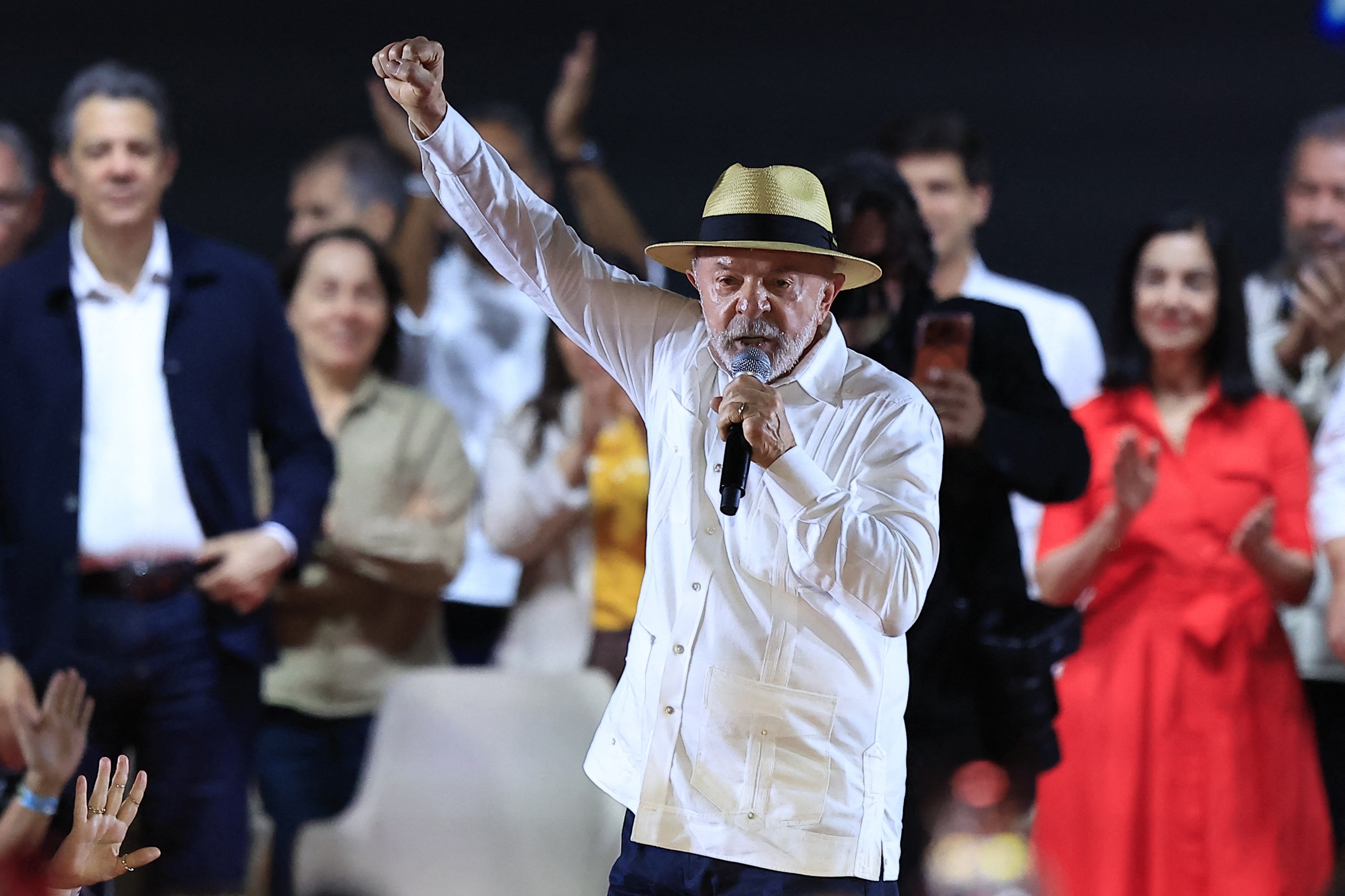 Lula promete reforçar Defesa com 28% da verba livre da pasta bloqueada
