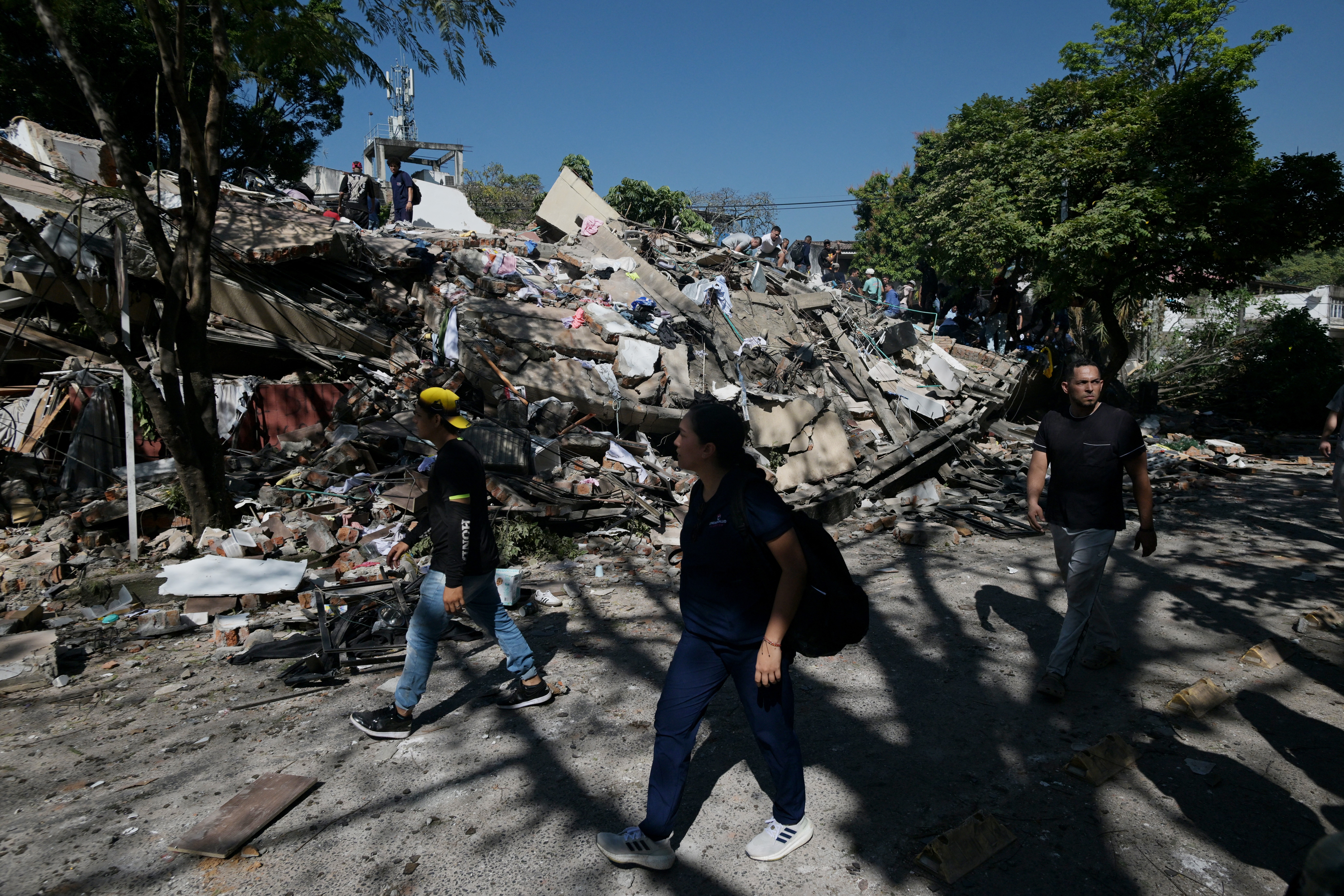 Número de mortos por terremoto na Colômbia sobe para 111 e presidente declara emergência
