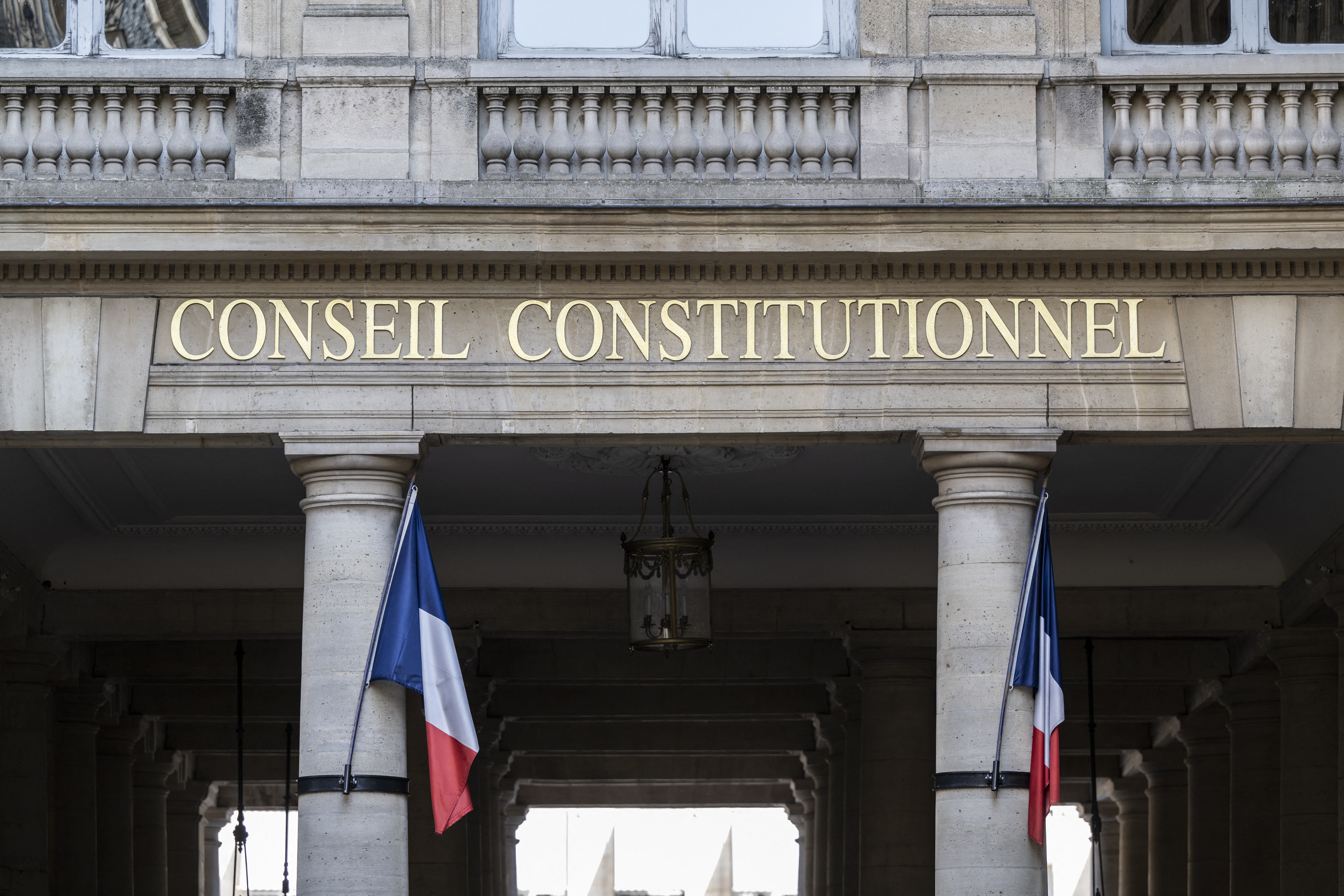Após anos de debate, França promulga lei que permite eutanásia