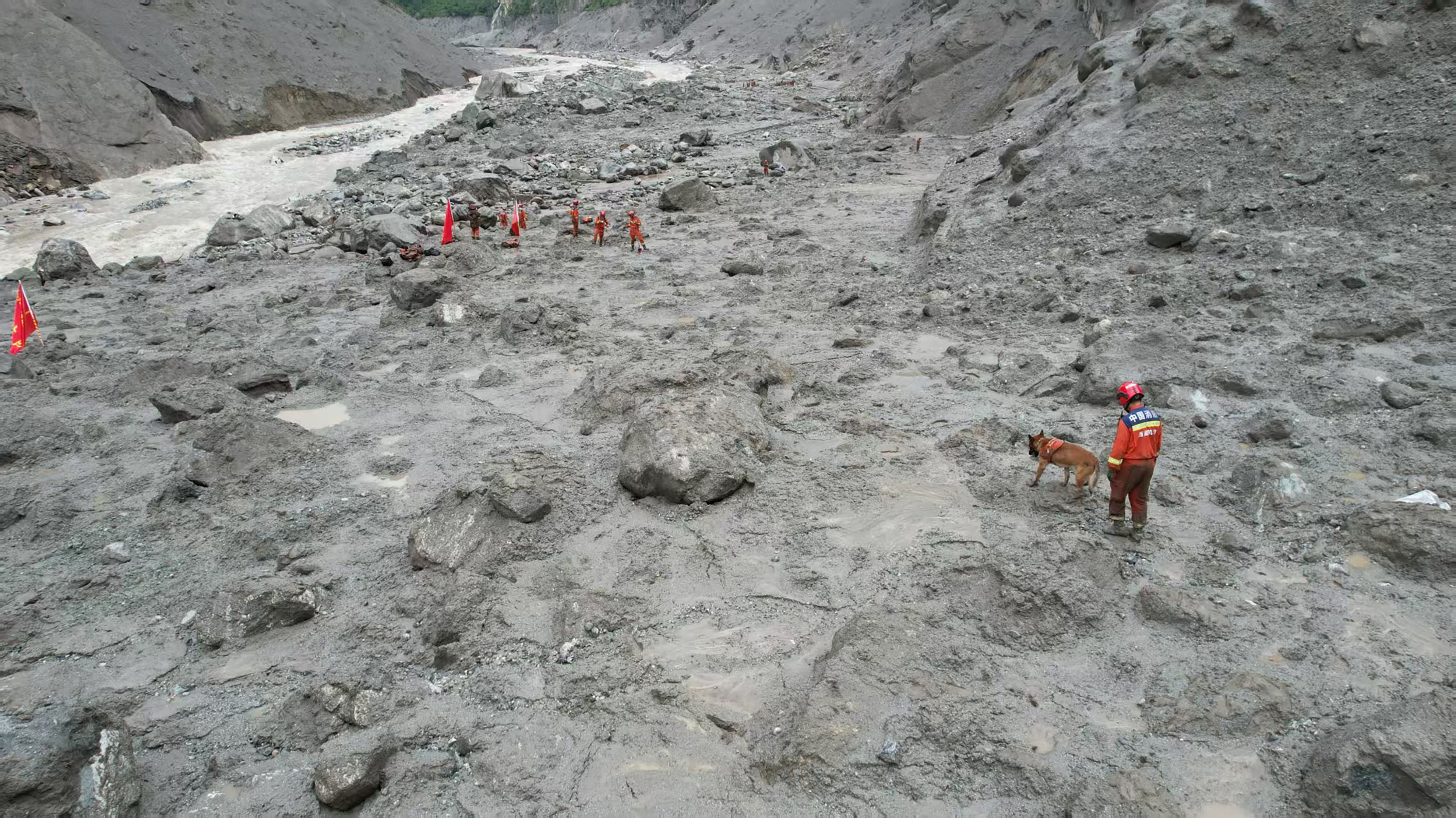 Nepal: número de mortos por inundação sobe para 675