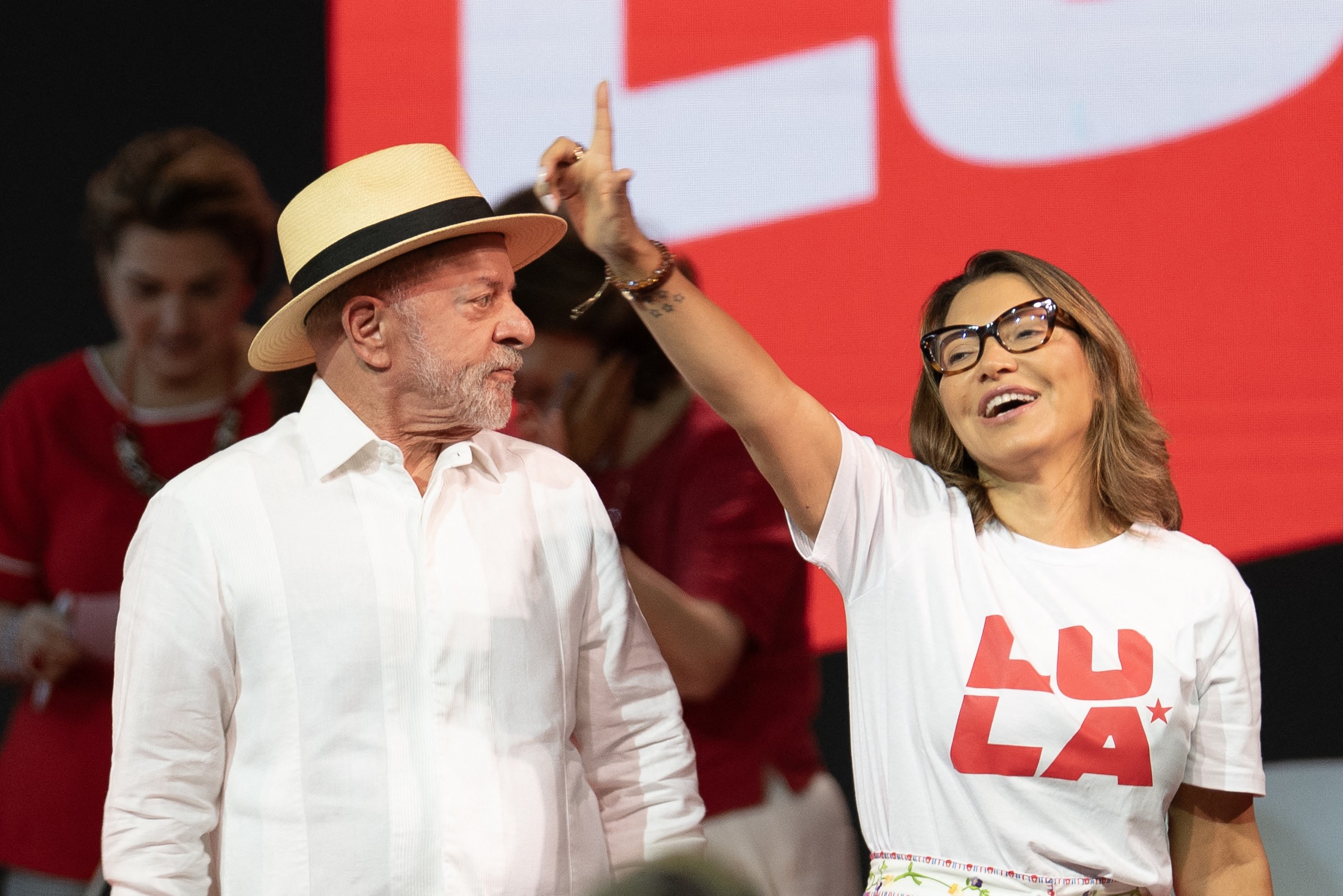 Ato de Lula em Belo Horizonte tem manifestação de petistas insatisfeitos