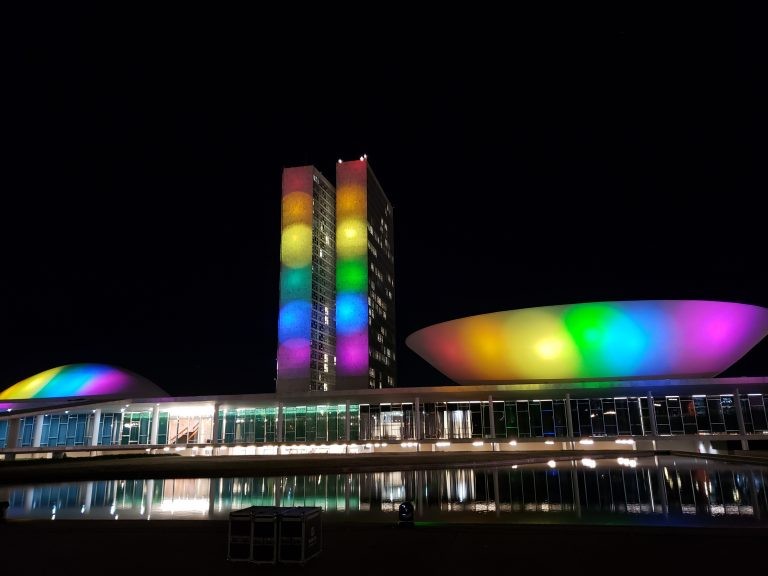 Candidaturas LGBT+ crescem 57% nas eleições de 2026 em comparação com 2022