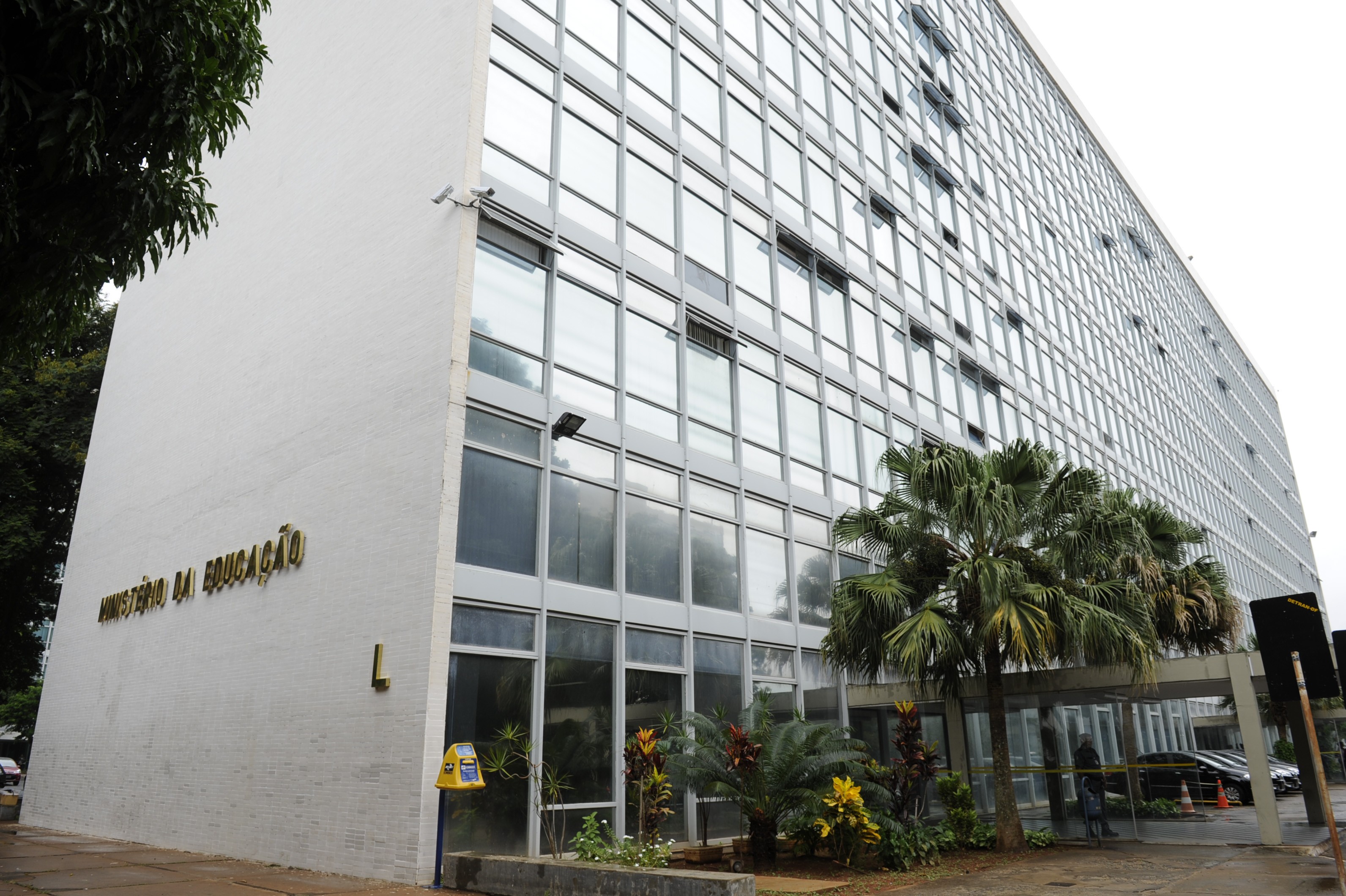 Justiça suspende sanções do MEC contra cursos de medicina mal avaliados no Enamed