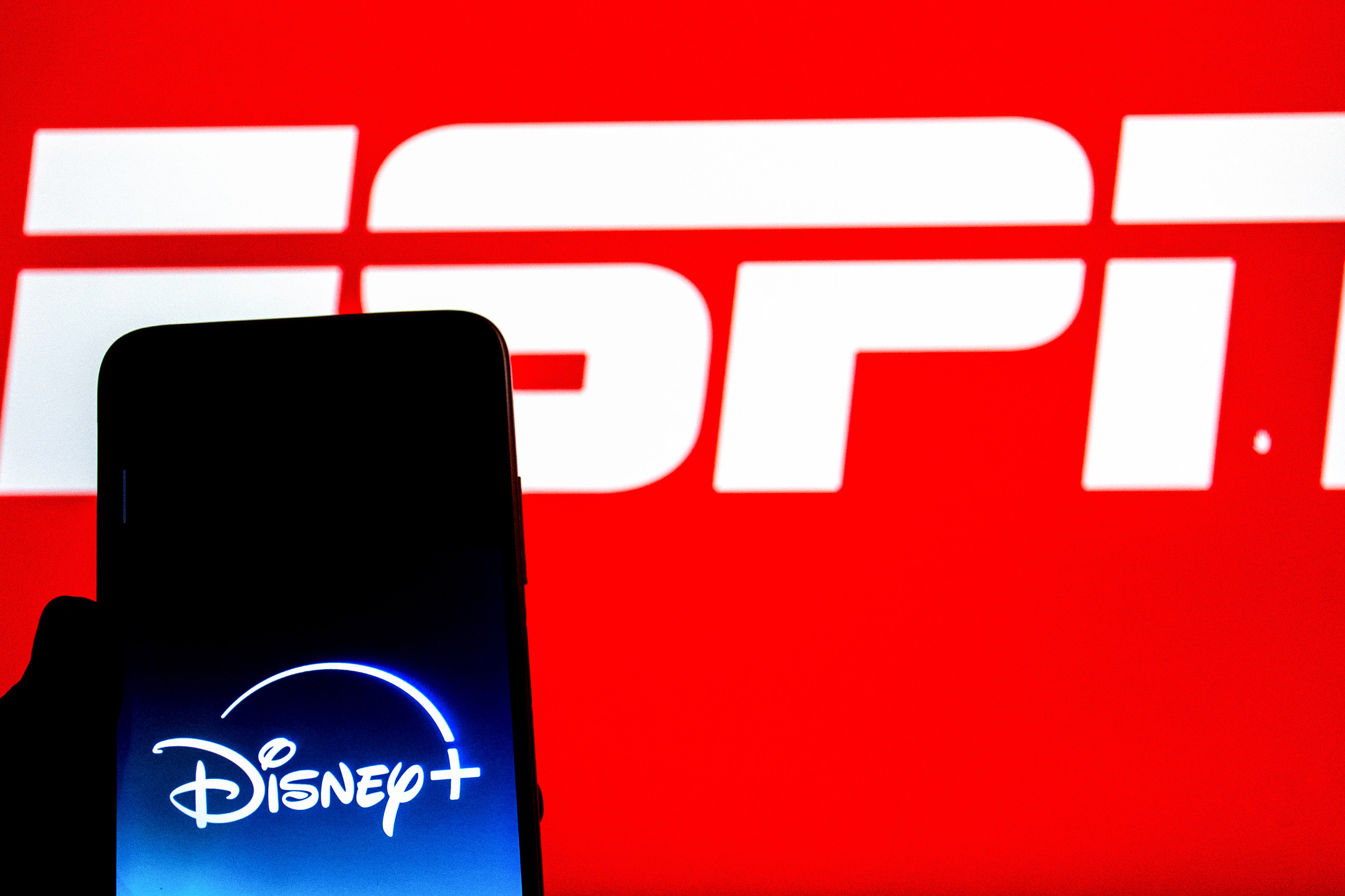 Pacote gigante: ESPN e Disney+ prometem transmissão de 2 mil jogos de futebol