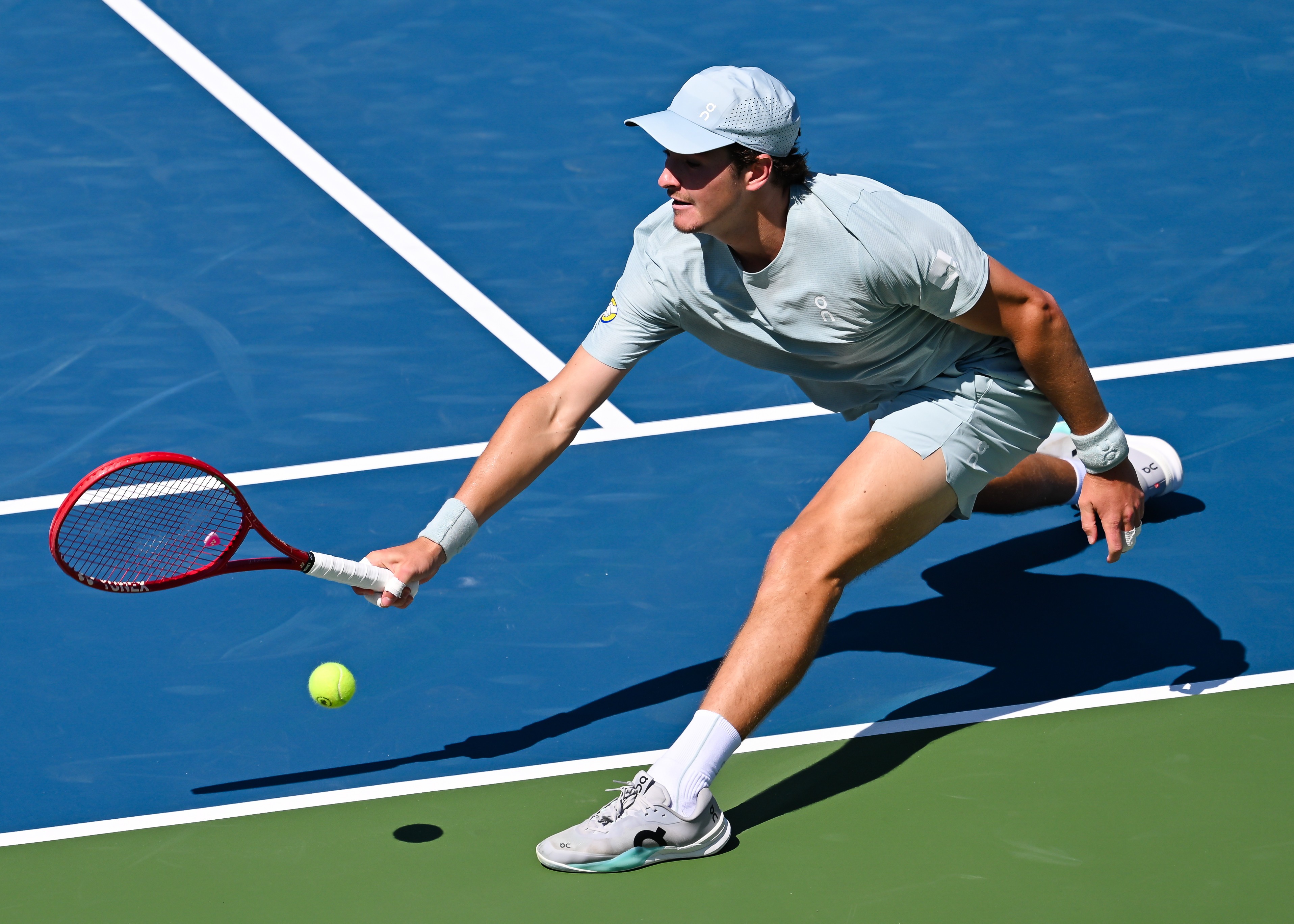 João Fonseca vence ex-top 3 e avança à terceira rodada do Masters de Montreal