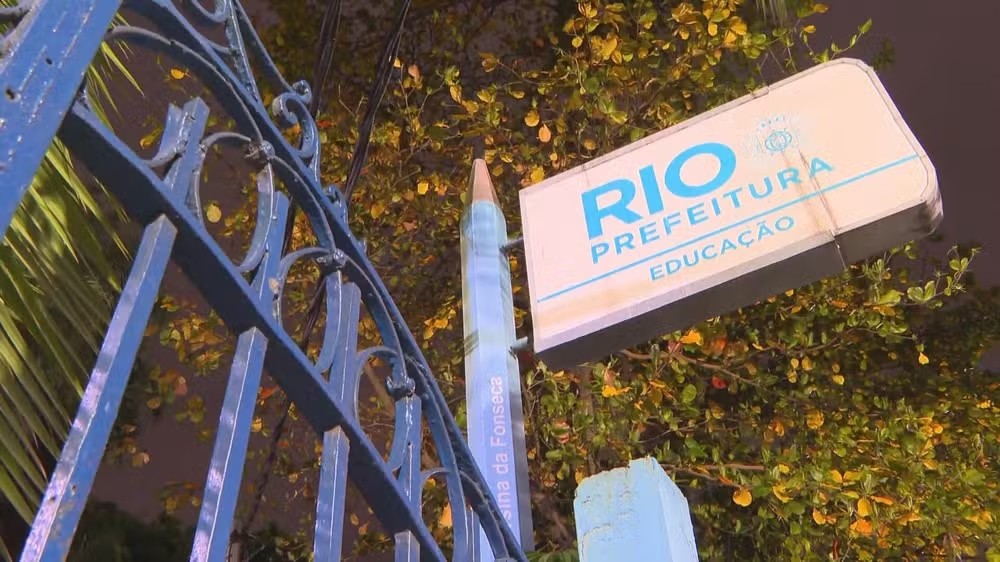 Professor é atacado a facadas por aluno de 15 anos em escola no Rio