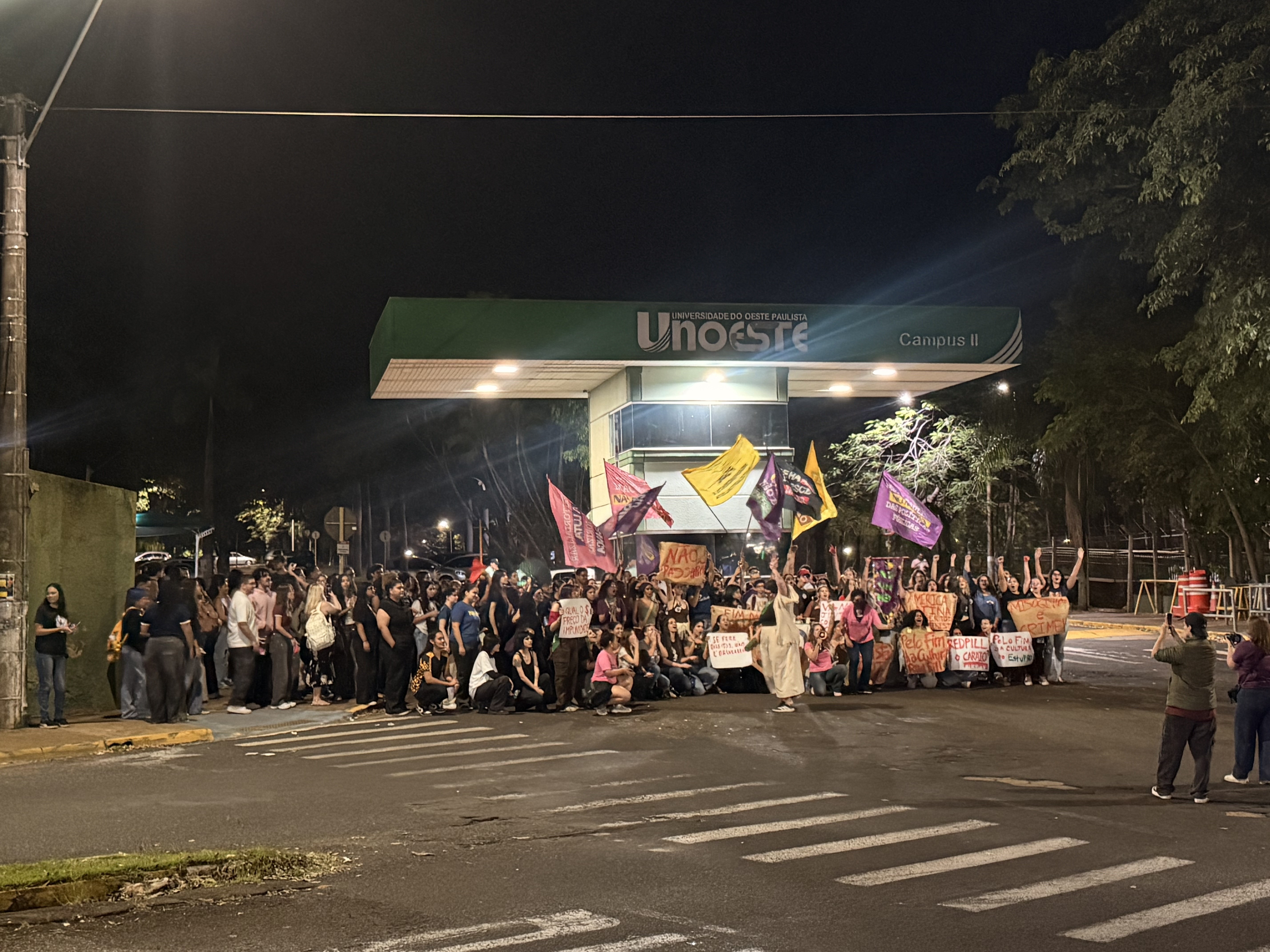 Polícia investiga ‘ranking’ com fotos de estudantes e ‘avaliações’ de teor sexual