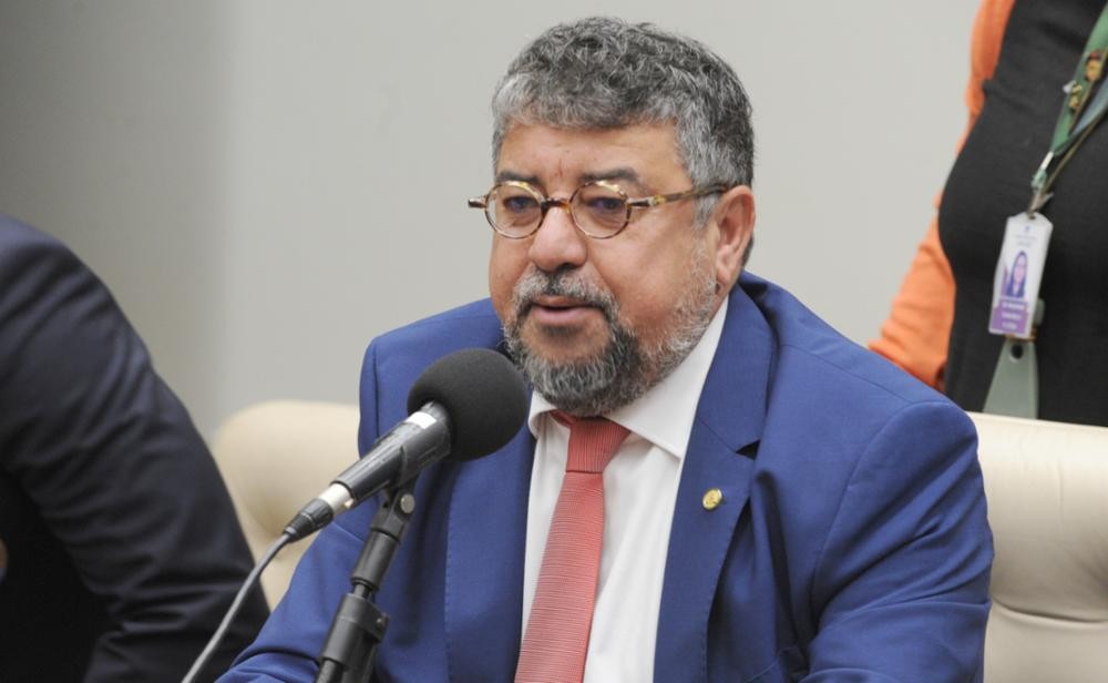 Vice-presidente do PT quer parceria do governo Lula com a China para base de satélites em Maricá