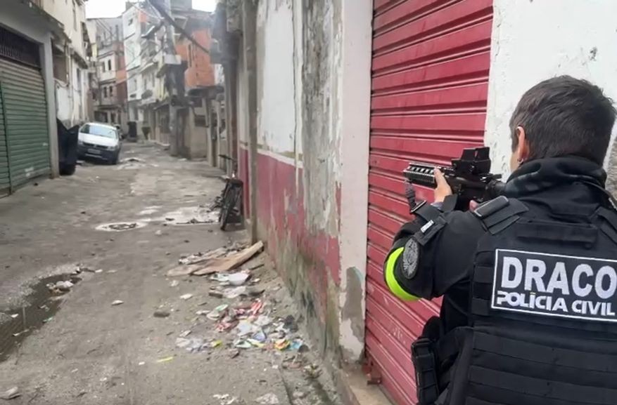Polícia Civil aperta cerco a braços armados do CV em operações paralelas no Rio; entenda