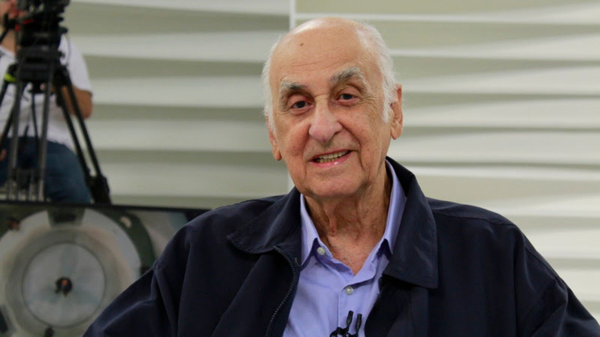 TV Cultura homenageia Zuenir Ventura com reexibição de ‘Roda Viva’