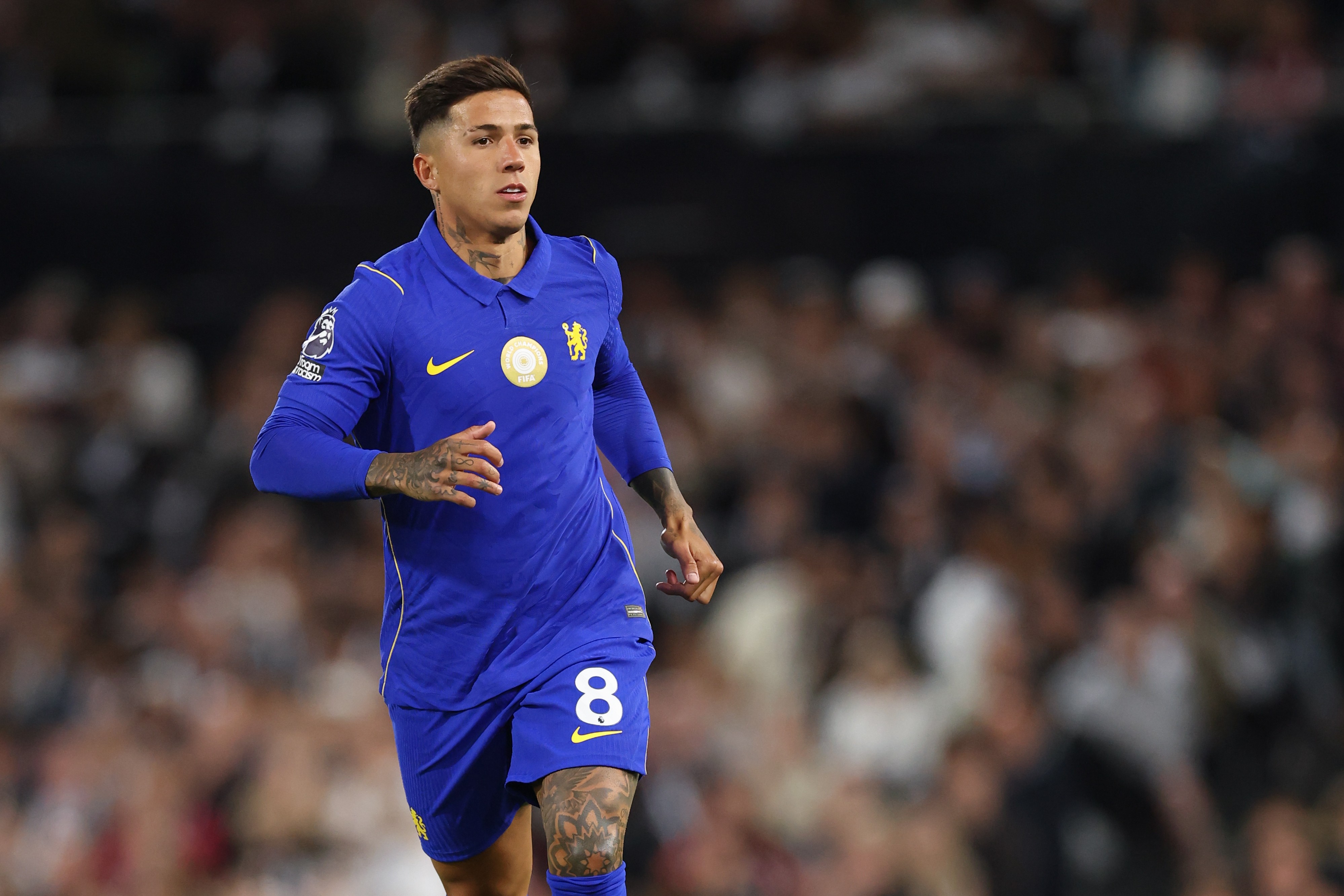 Manchester City acerta contratação de Enzo Fernández junto ao Chelsea em negócio recorde