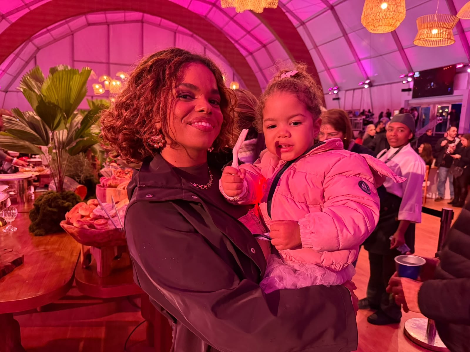 Jennifer Nascimento, de ‘Quem Ama Cuida’, leva ‘rede de apoio’ ao Rock in Rio