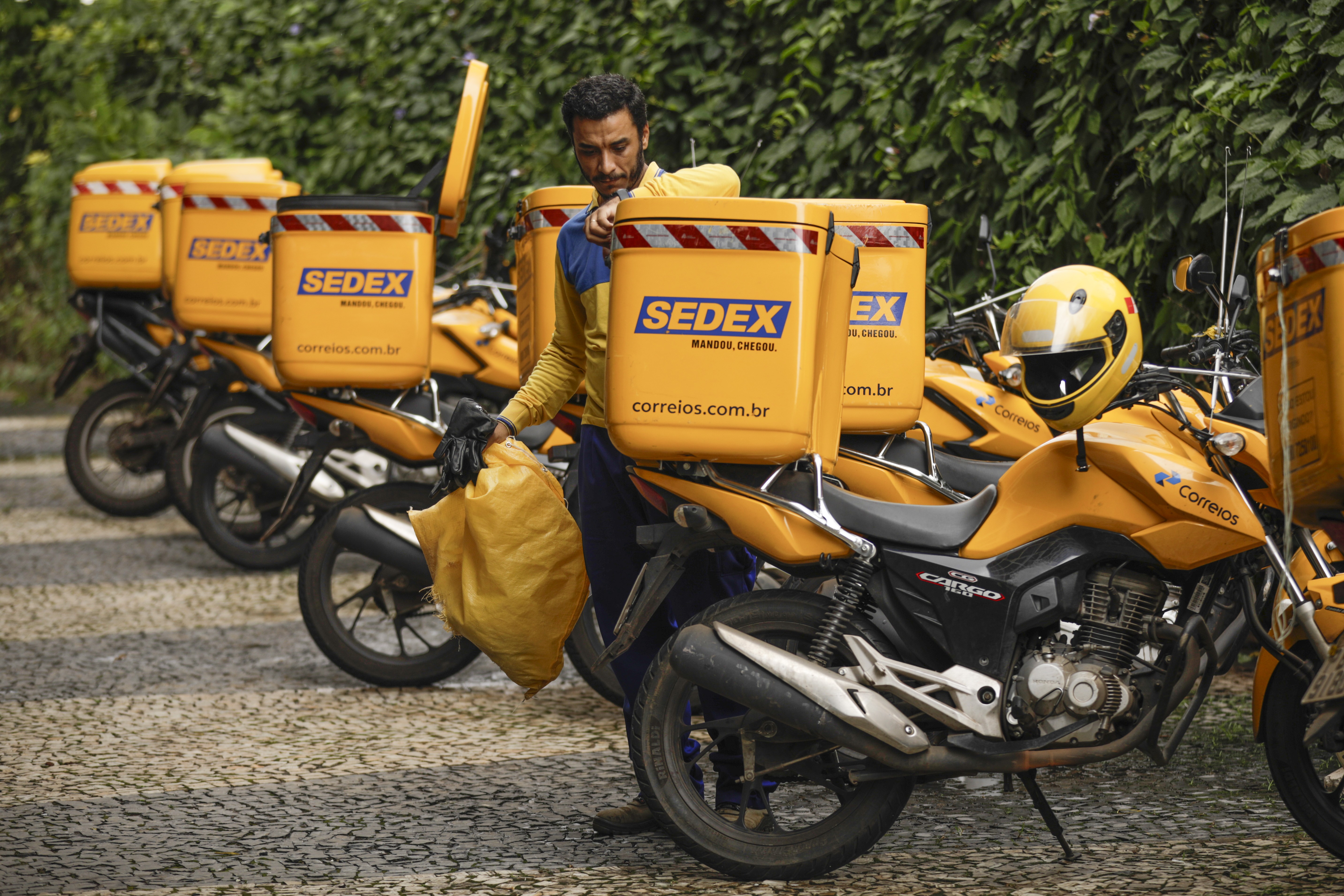 Funcionários dos Correios iniciam greve nacional nesta sexta-feira (11)