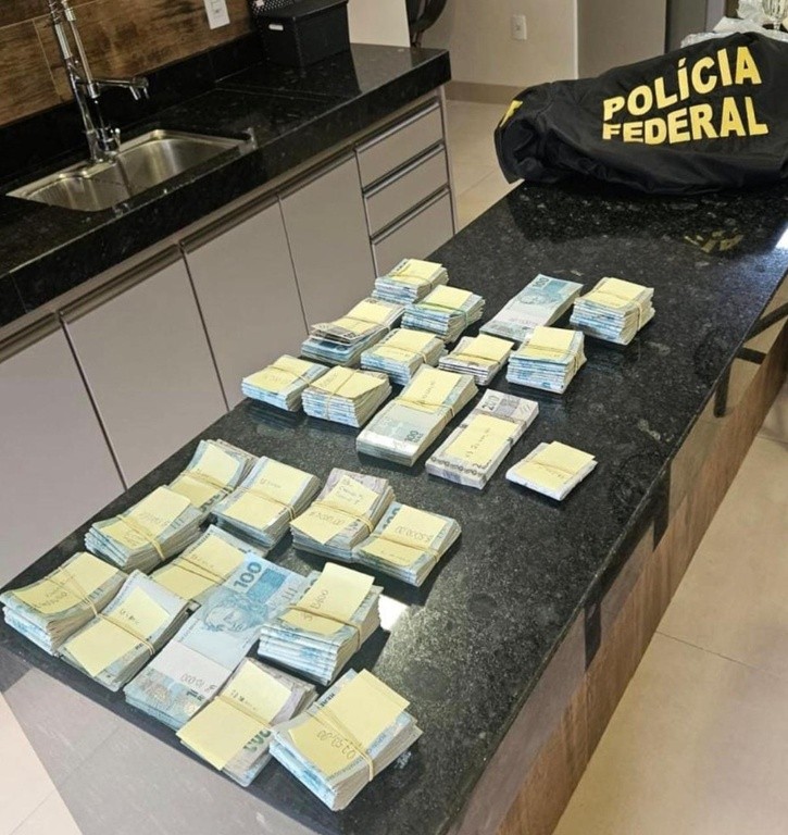 PF mira esquema de fraudes em contratos de saúde de 2020 a 2026