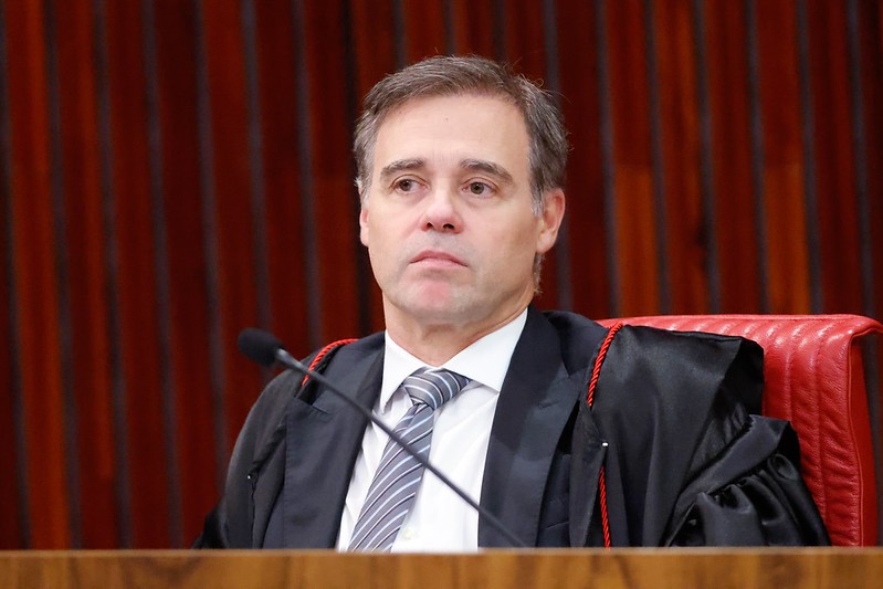 TSE discute restringir propaganda eleitoral em grupos de WhatsApp na reta final da eleição