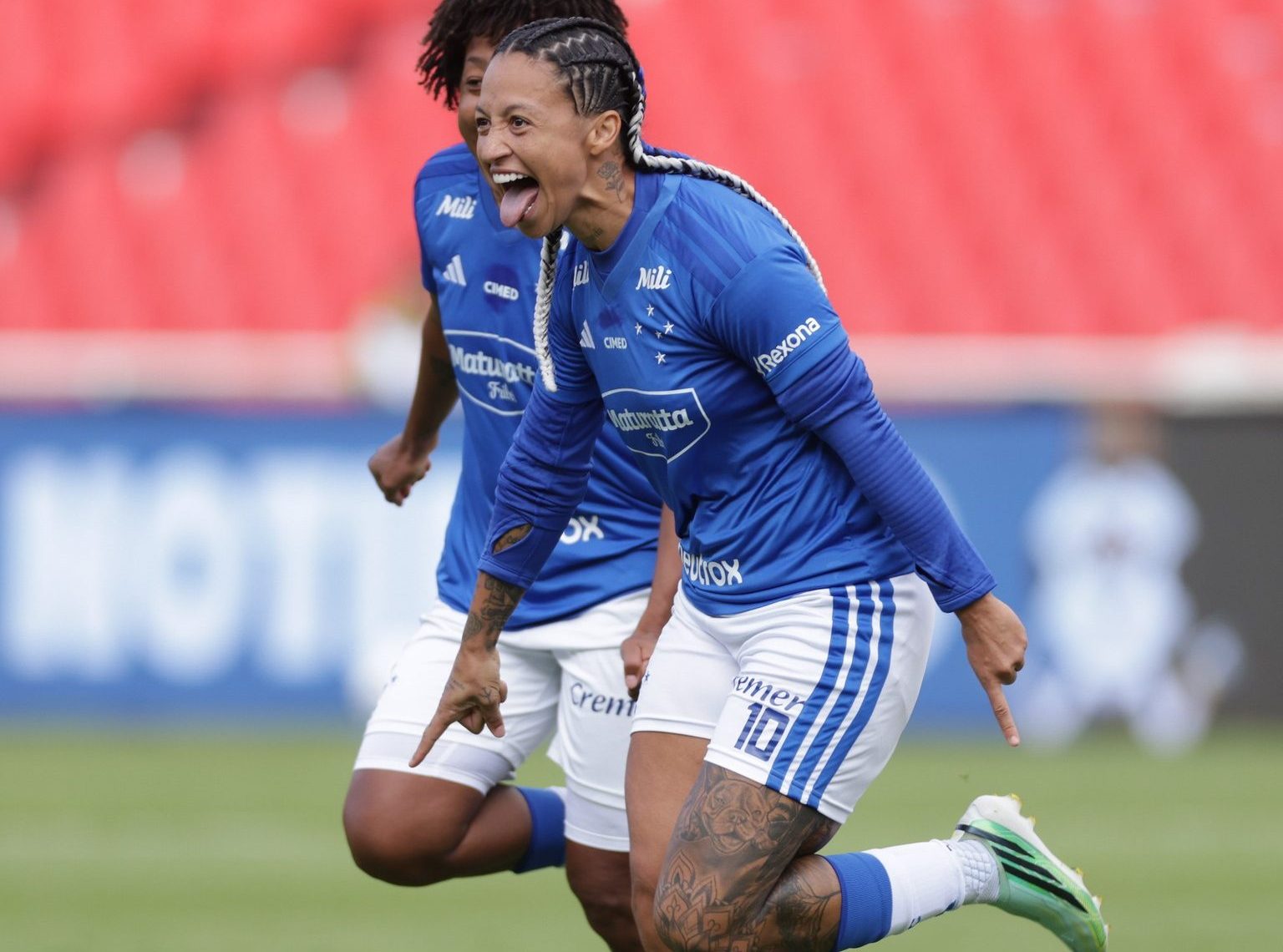 Baila, Byanca Brasil! Dez do Cruzeiro assume artilharia da Libertadores