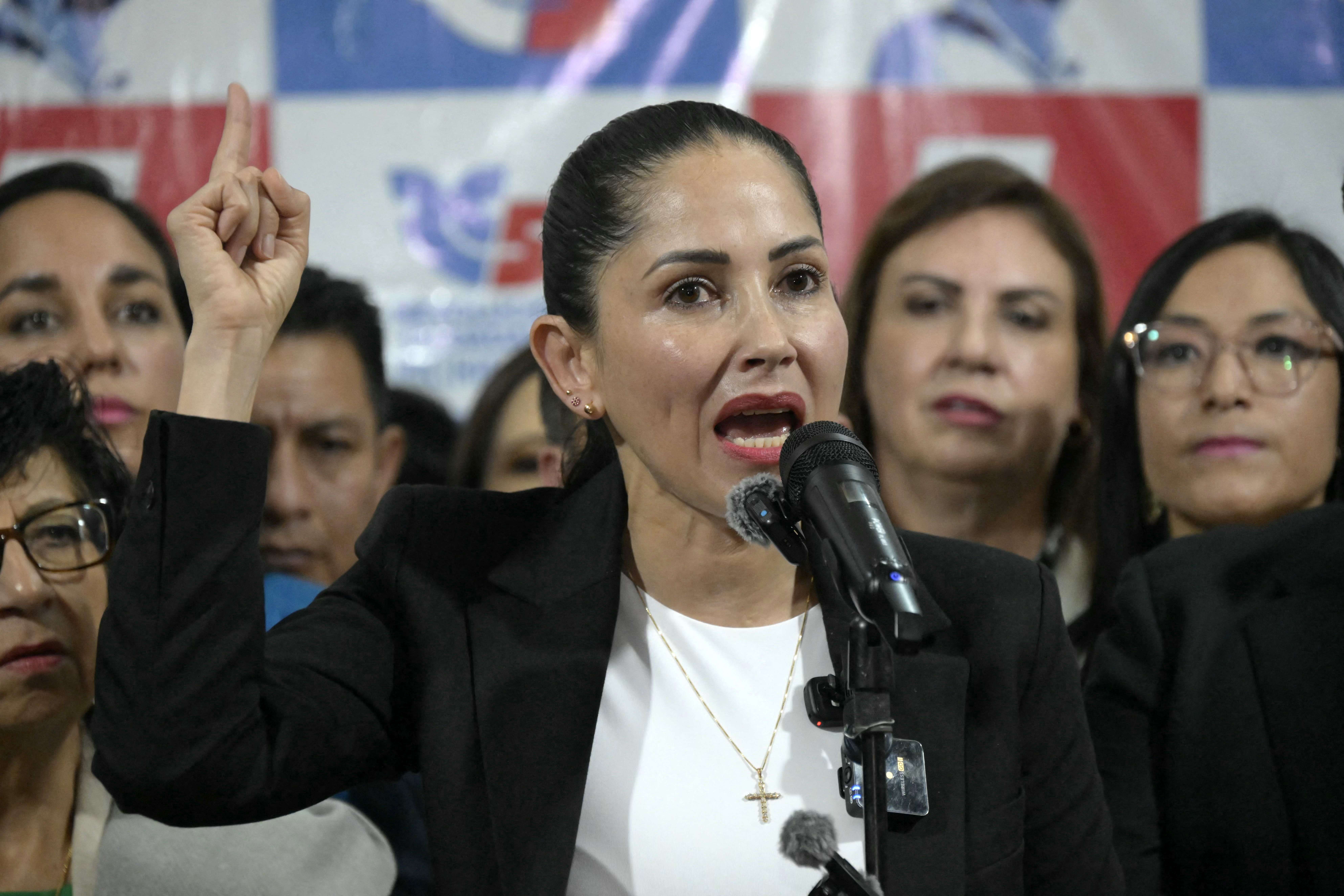 Rival do presidente Noboa, ex-candidata presidencial de esquerda é presa no Equador