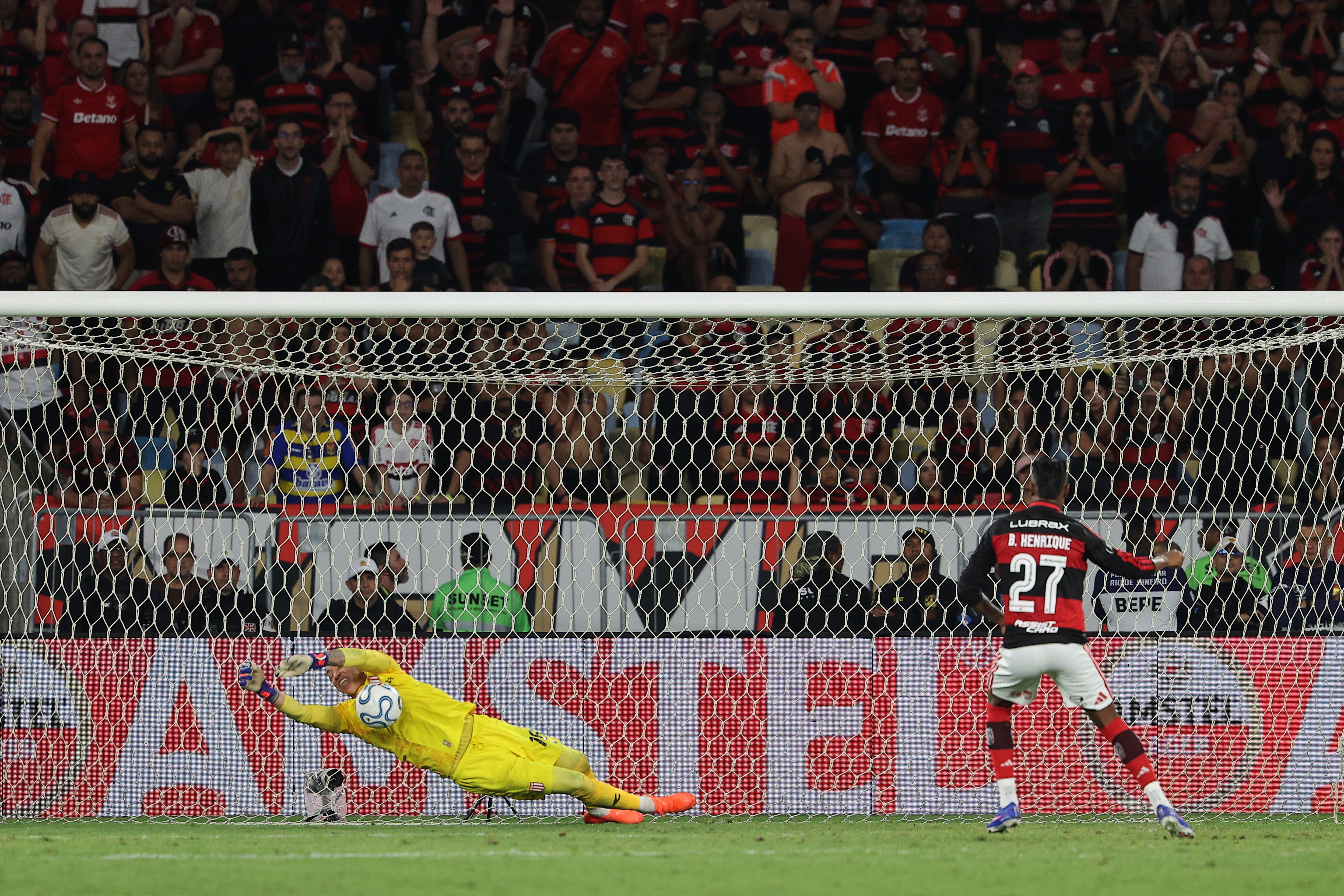 Estudiantes elimina Flamengo e ultrapassa rival no ranking de finais da Libertadores; confira lista
