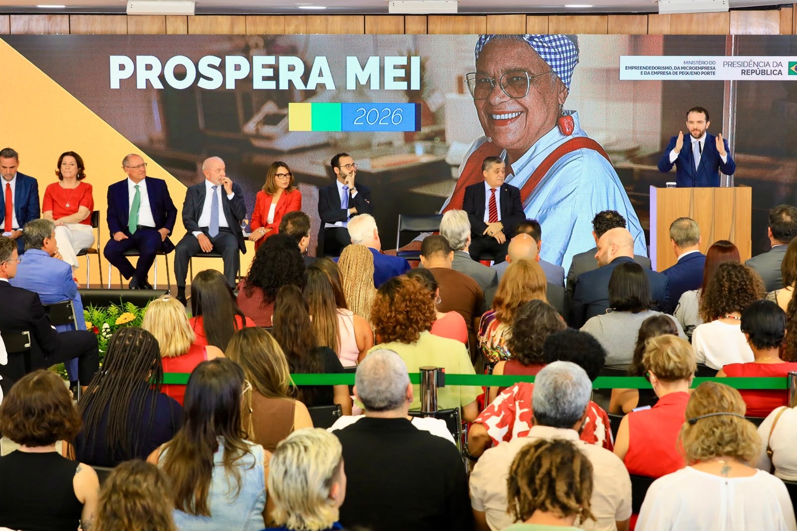 Em pacote para MEIs, Lula propõe perdão de dívida, ‘Pix’ de R$ 5 mil e novo Desenrola