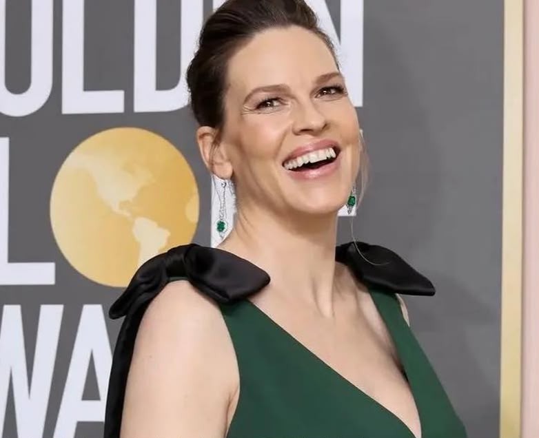 Vencedora do Oscar, Hilary Swank anuncia gravidez aos 52 anos