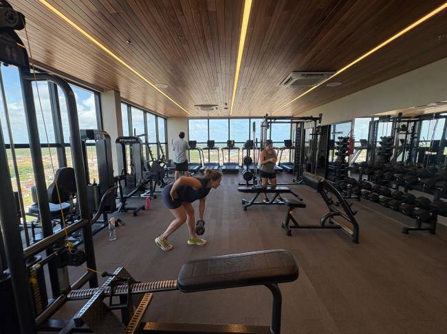 Atividades para todas as idades e gostos: o Beach Gav conta com academia (foto), cinema, spa, sala de jogos, playground infantil e at&eacute; um pet shop
