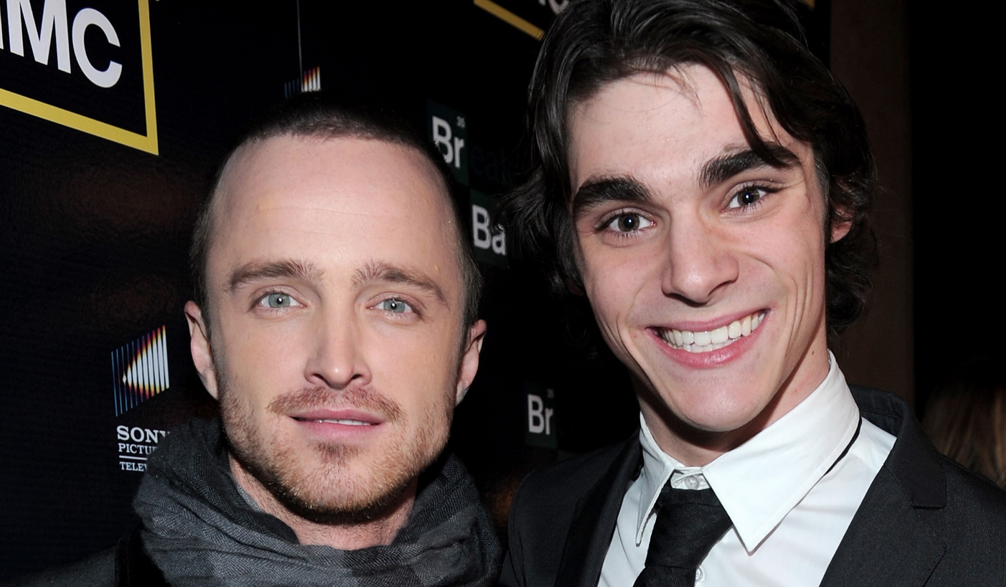 Astro de ‘Breaking Bad’, Aaron Paul homenageia RJ Mitte: ‘Um lindo jovem’
