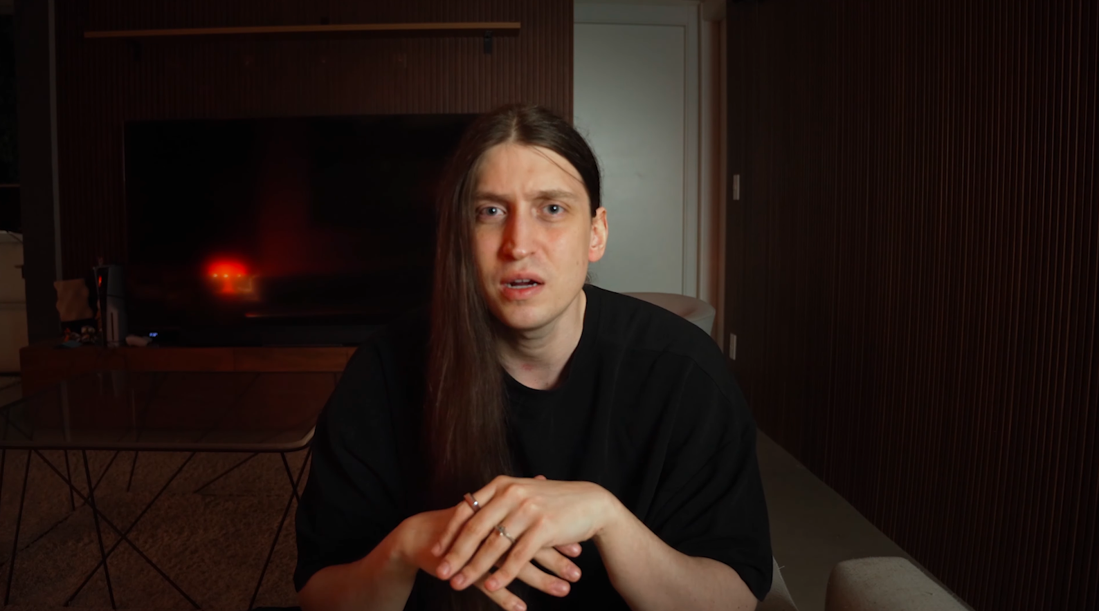 O que é fobia social, condição com a qual influenciador Felca diz conviver