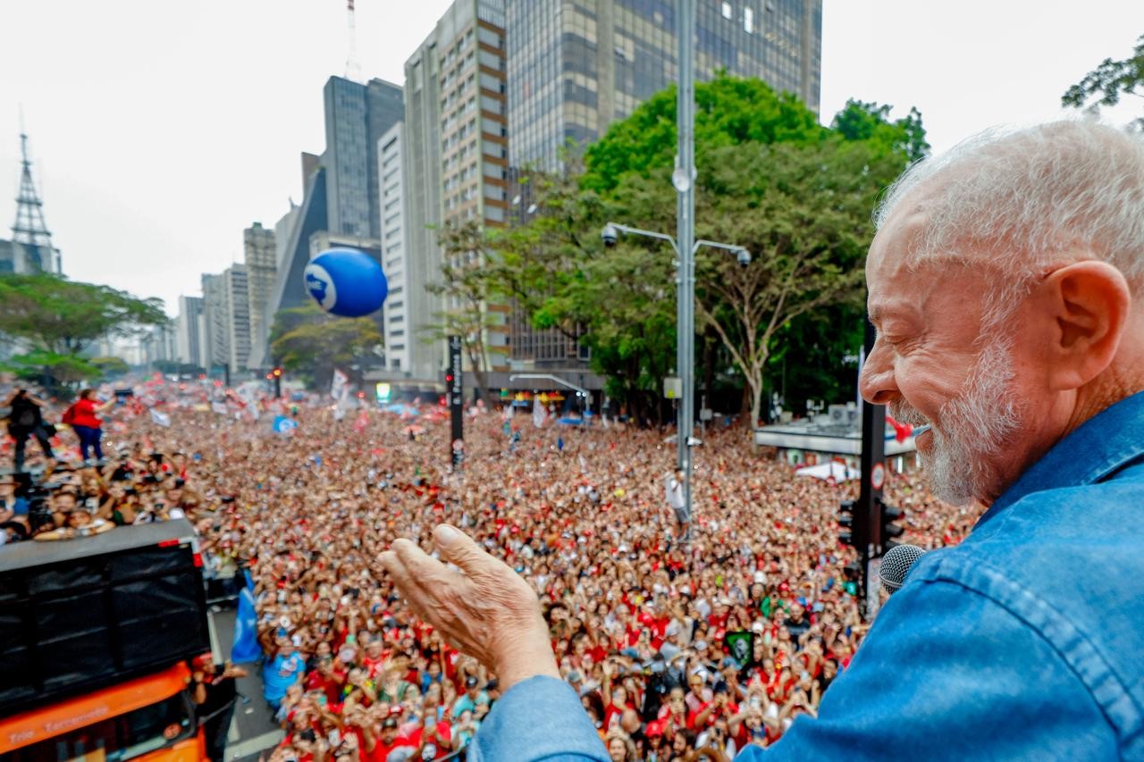 Votação do 6×1 tem que ser agora para mostrar o que o PL apoia, diz Lula